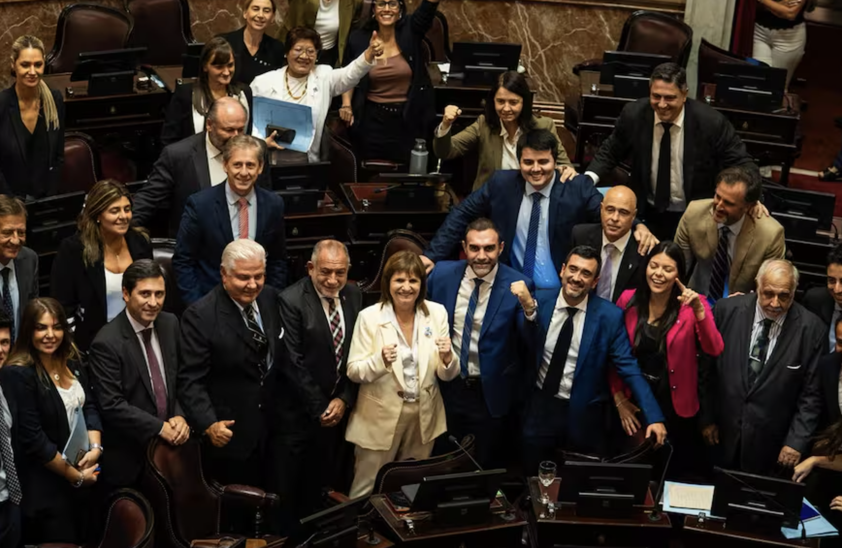 El Senado aprobó la Reforma Laboral de Milei - Diario Lomas