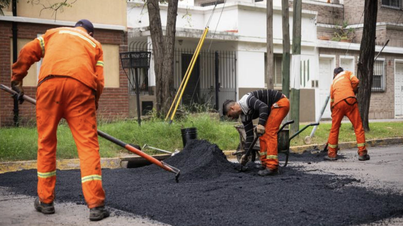 Más obras de bacheo para mejorar la circulación: avanzan los trabajos ...